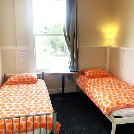 215 Edinburgh Castle Hostel Auckland Buitenkant foto