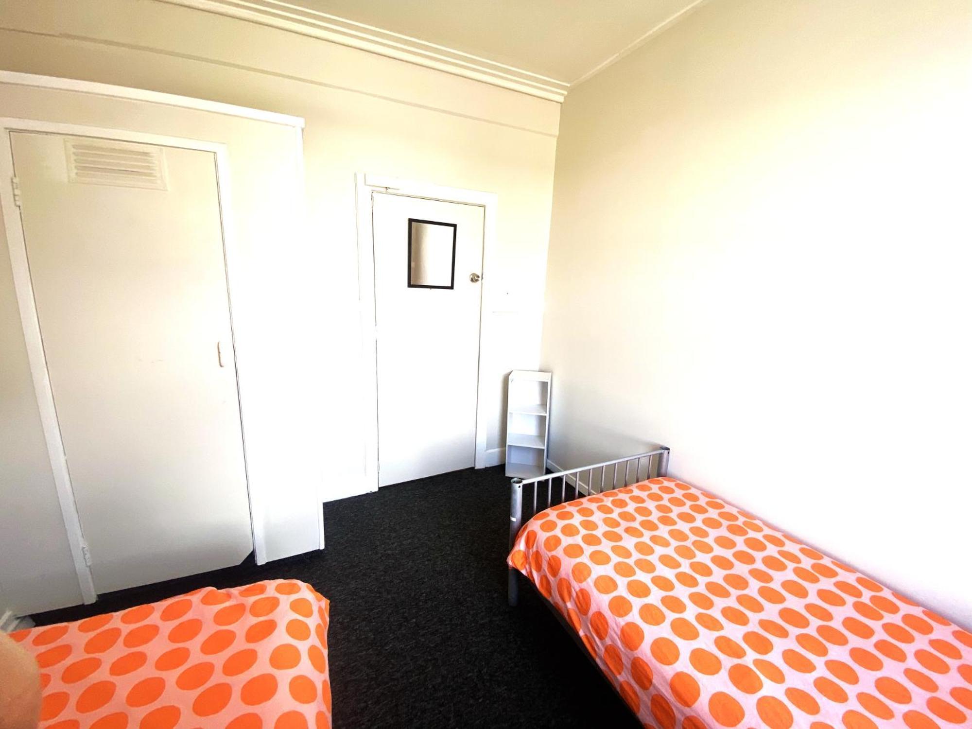 215 Edinburgh Castle Hostel Auckland Buitenkant foto